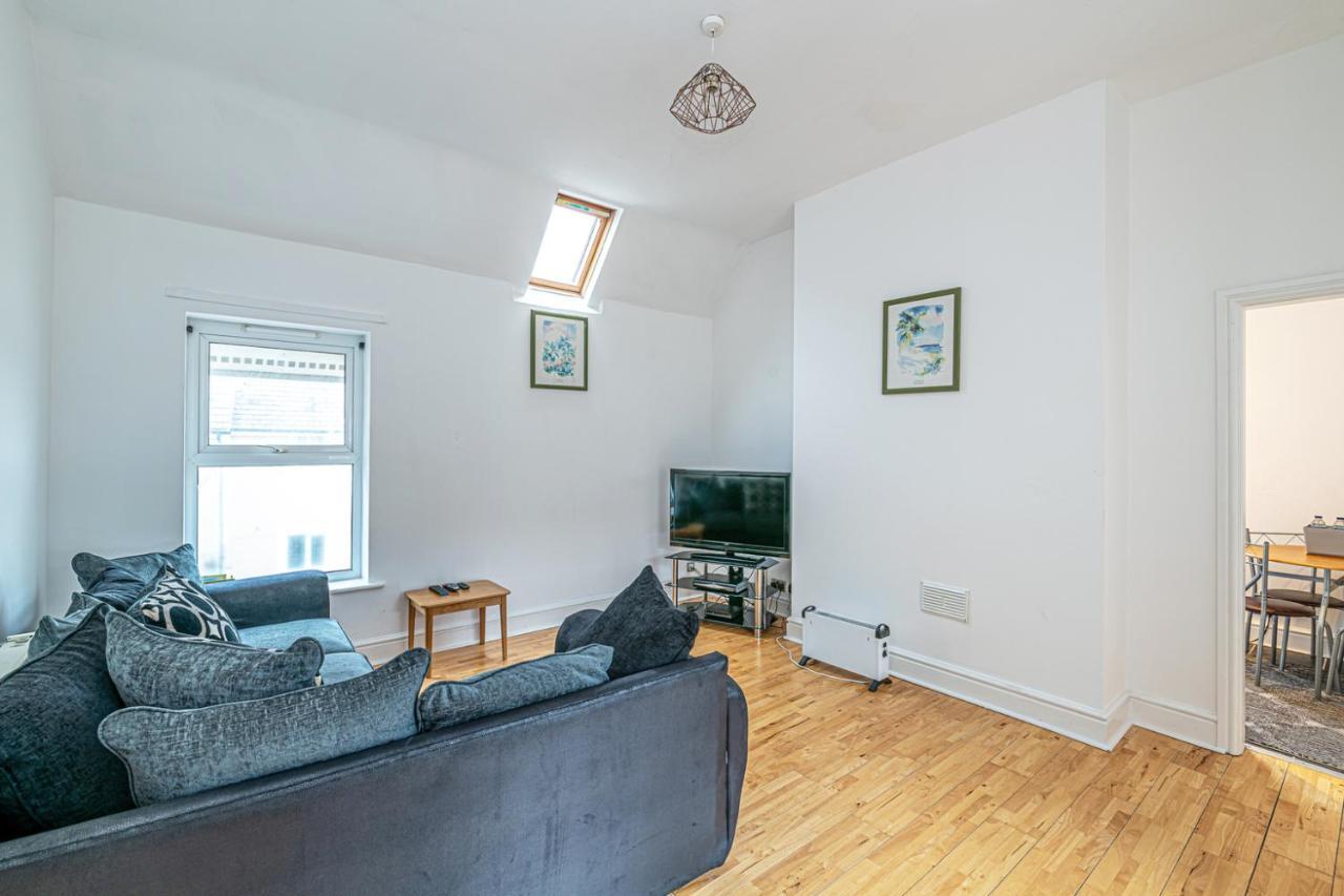 Two Bedroom Holiday Apartment Colwyn Bay Eksteriør billede