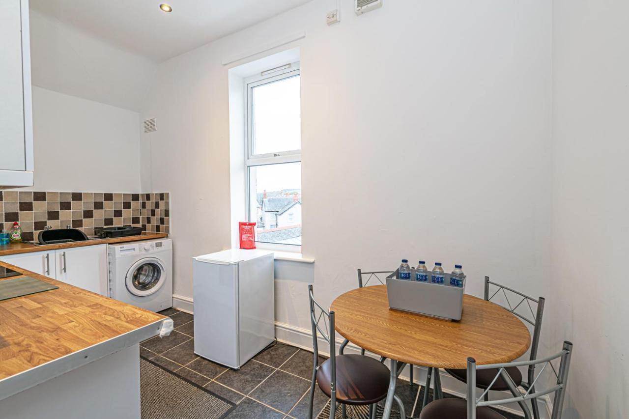 Two Bedroom Holiday Apartment Colwyn Bay Eksteriør billede
