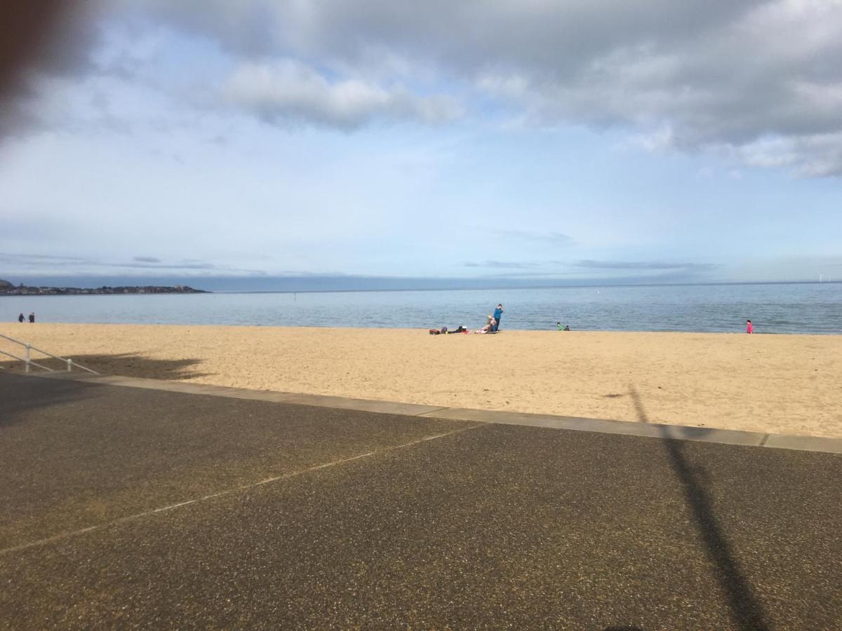 Two Bedroom Holiday Apartment Colwyn Bay Eksteriør billede